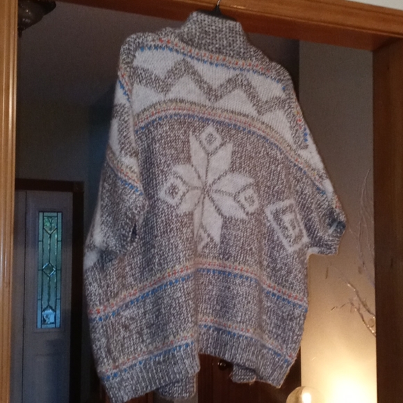 American Eagle Sweater XS-S/TP/P - Picture 2 of 6